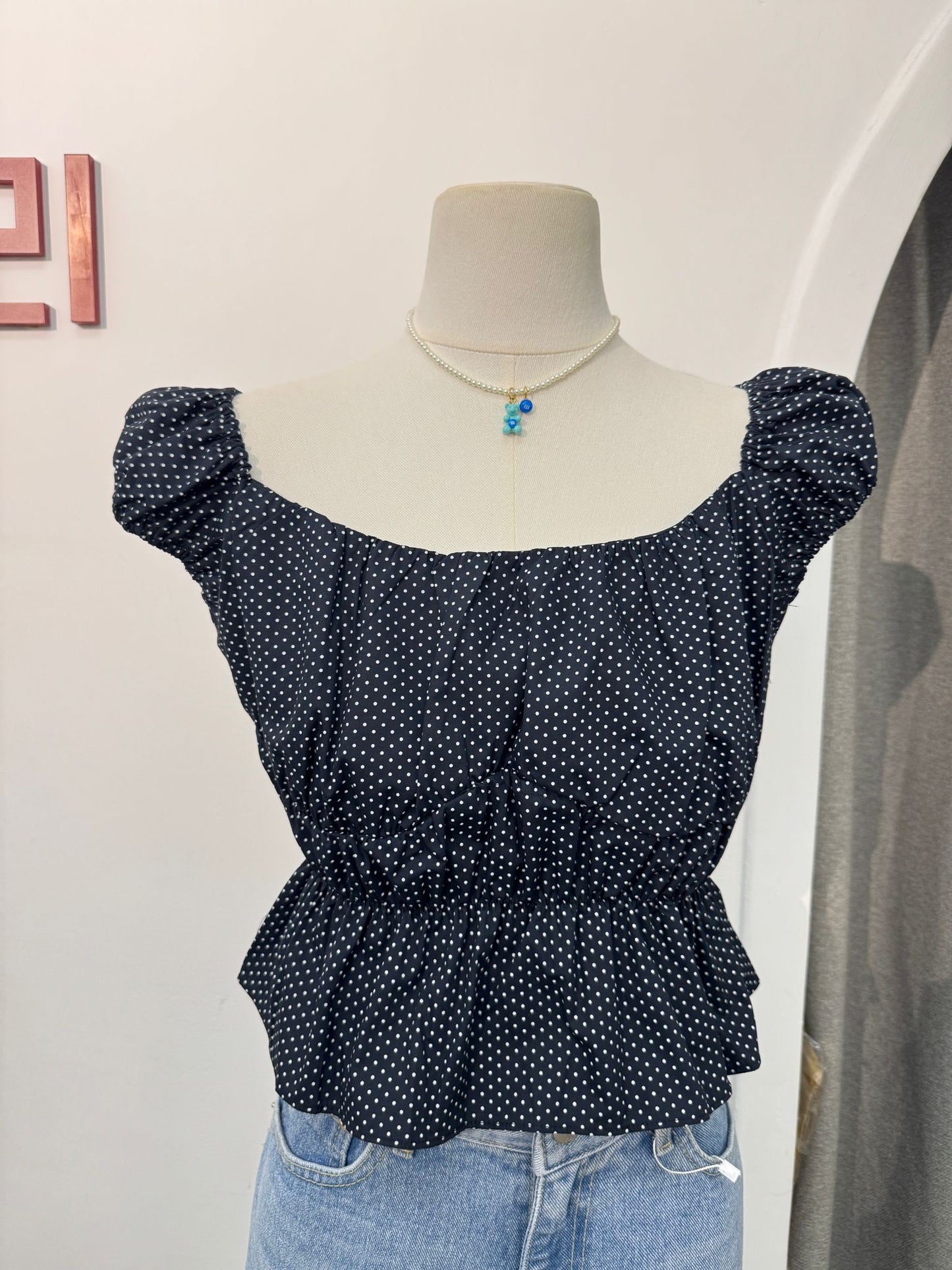 POLKA DOT寬領短版上衣