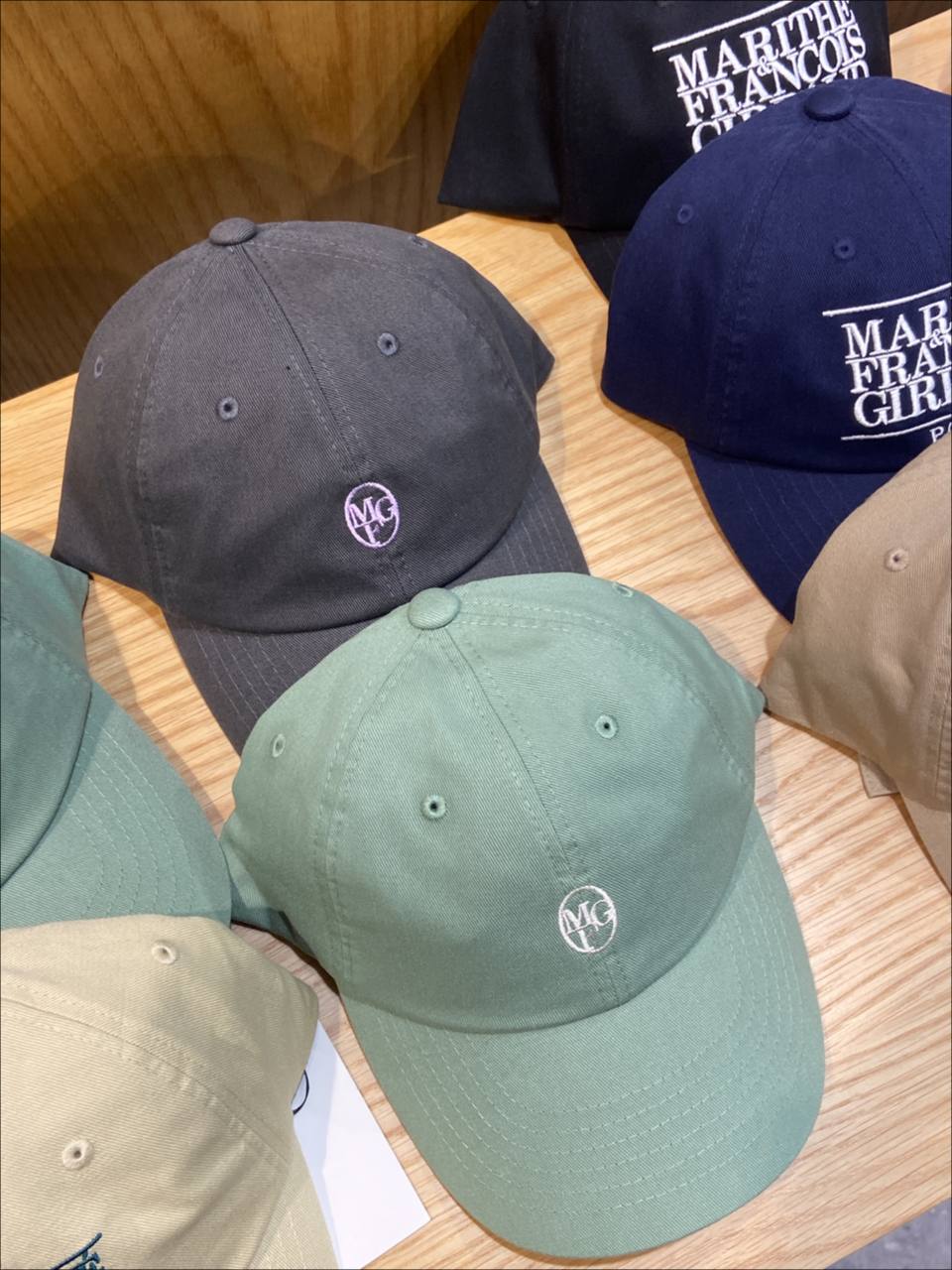 Marithe CIRCLE LOGO CAP