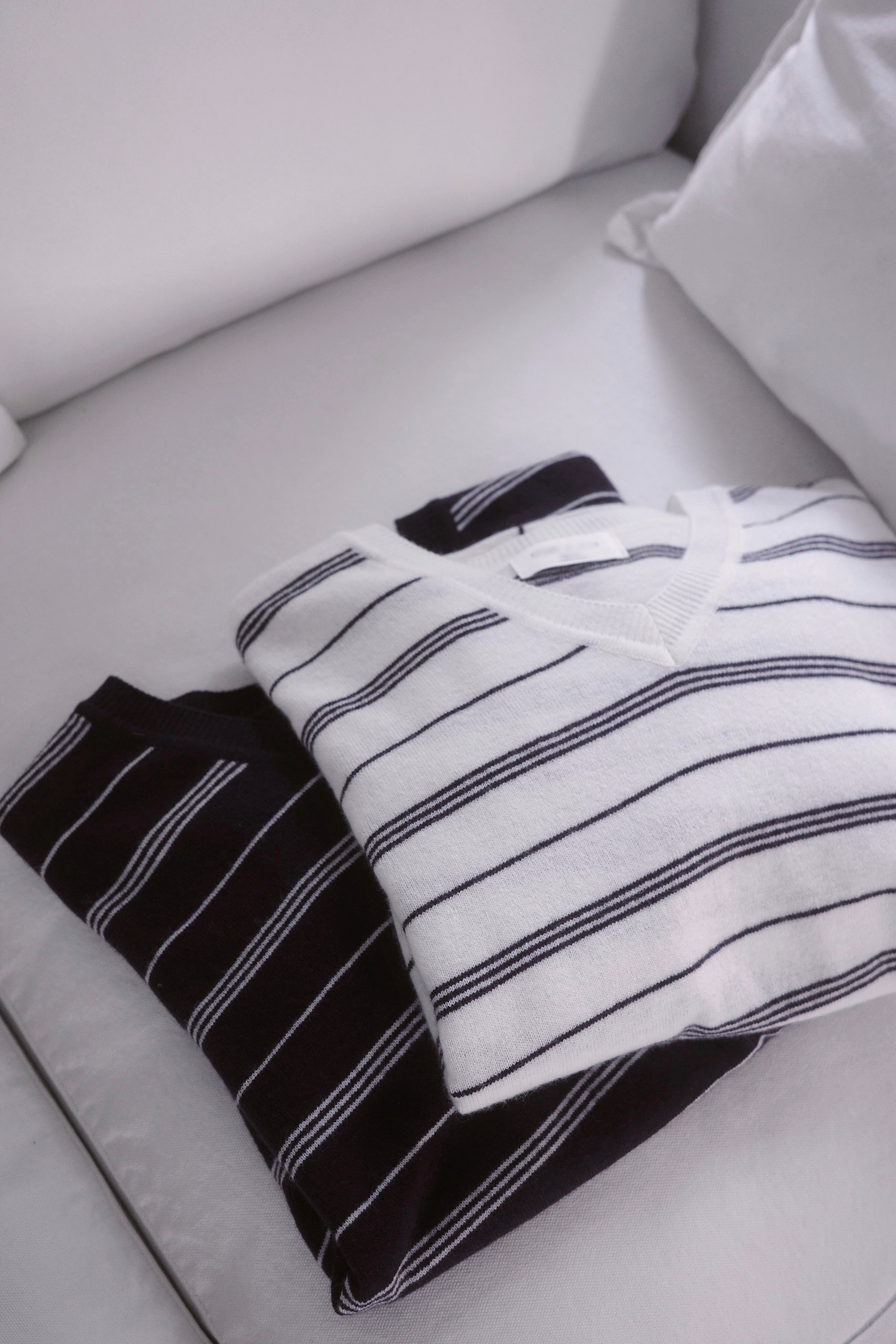 CASHMERE V領間條薄針織