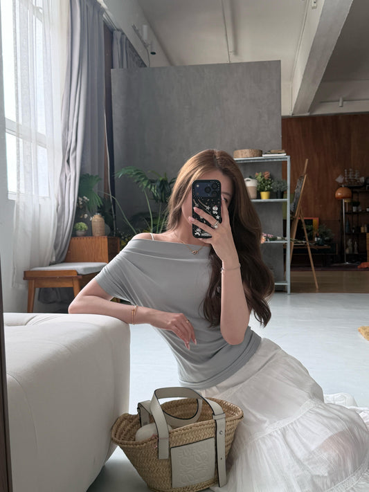 UNBALANCED露肩上衣