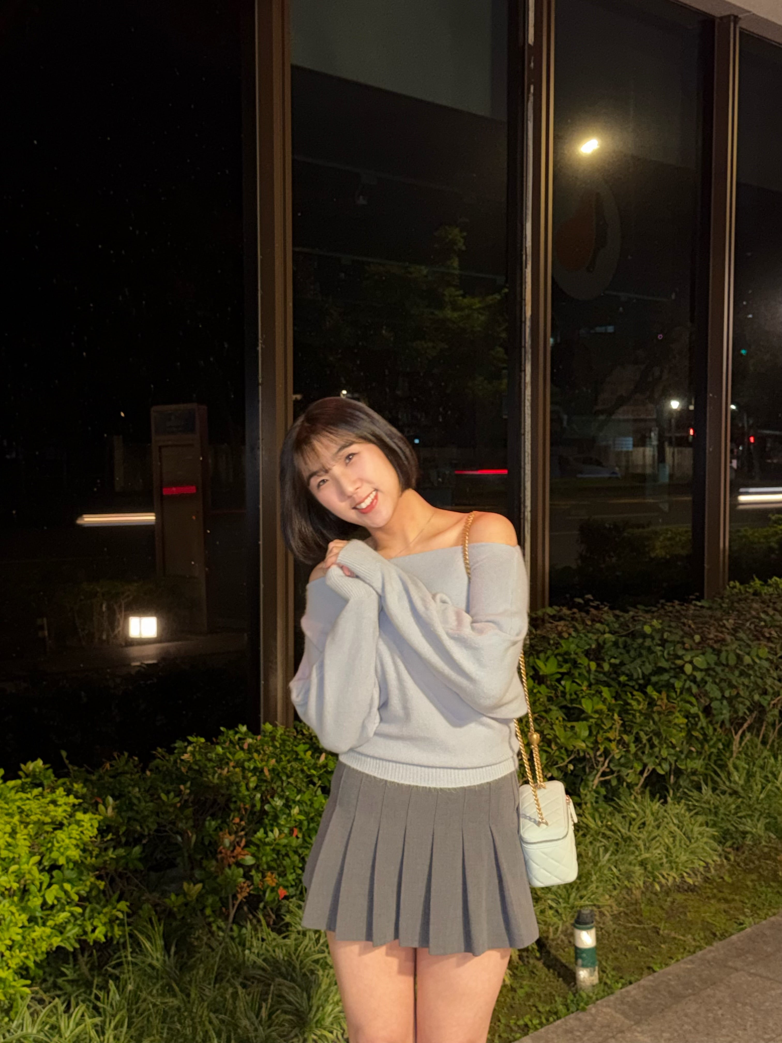 一字領修腰針織上衣