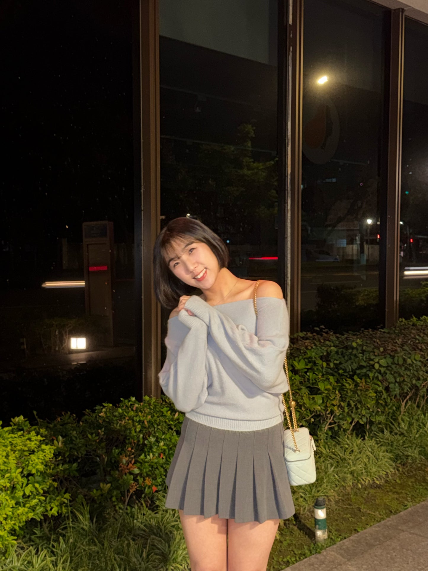 一字領修腰針織上衣