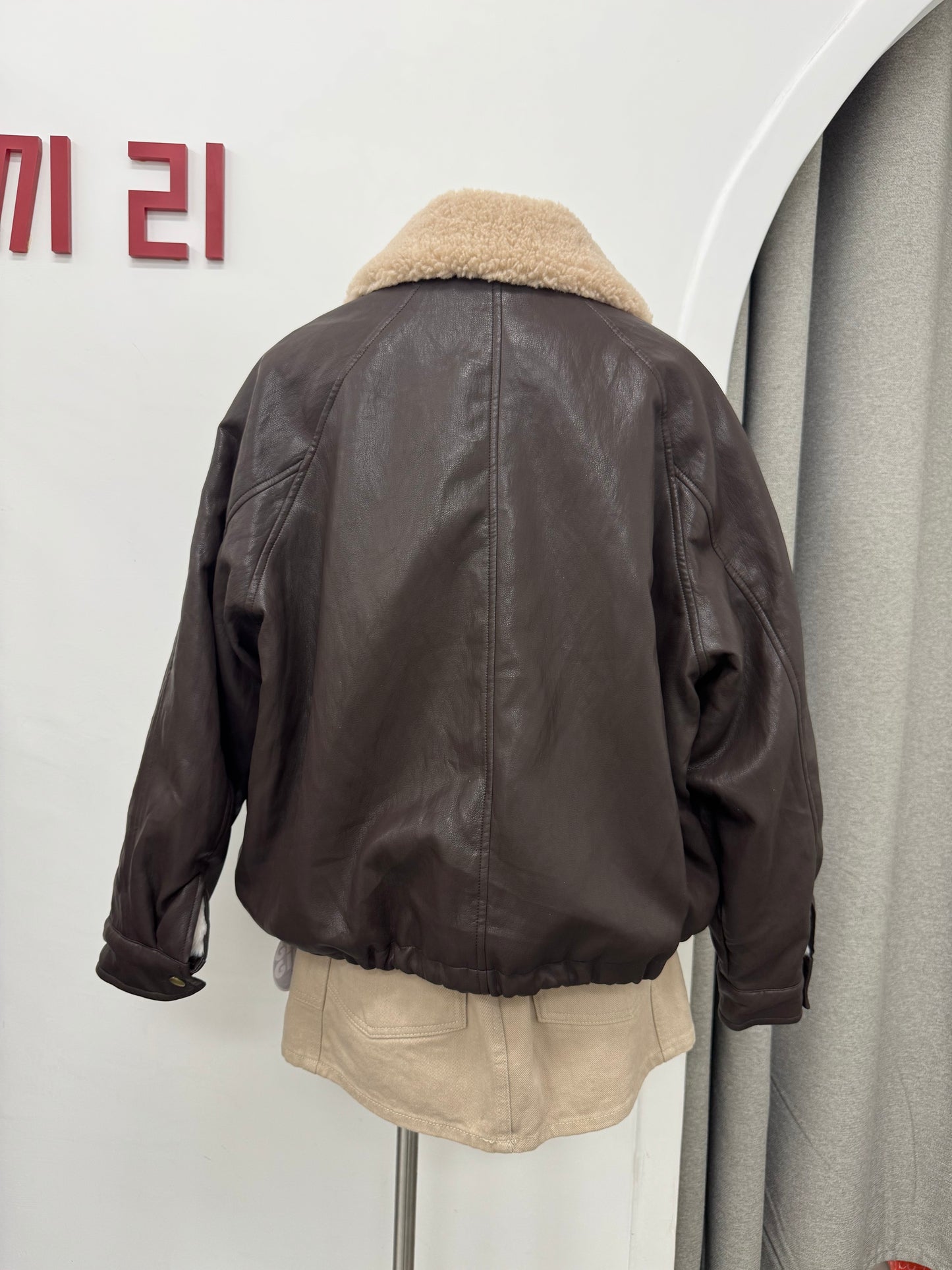 翻領毛毛內襯皮褸