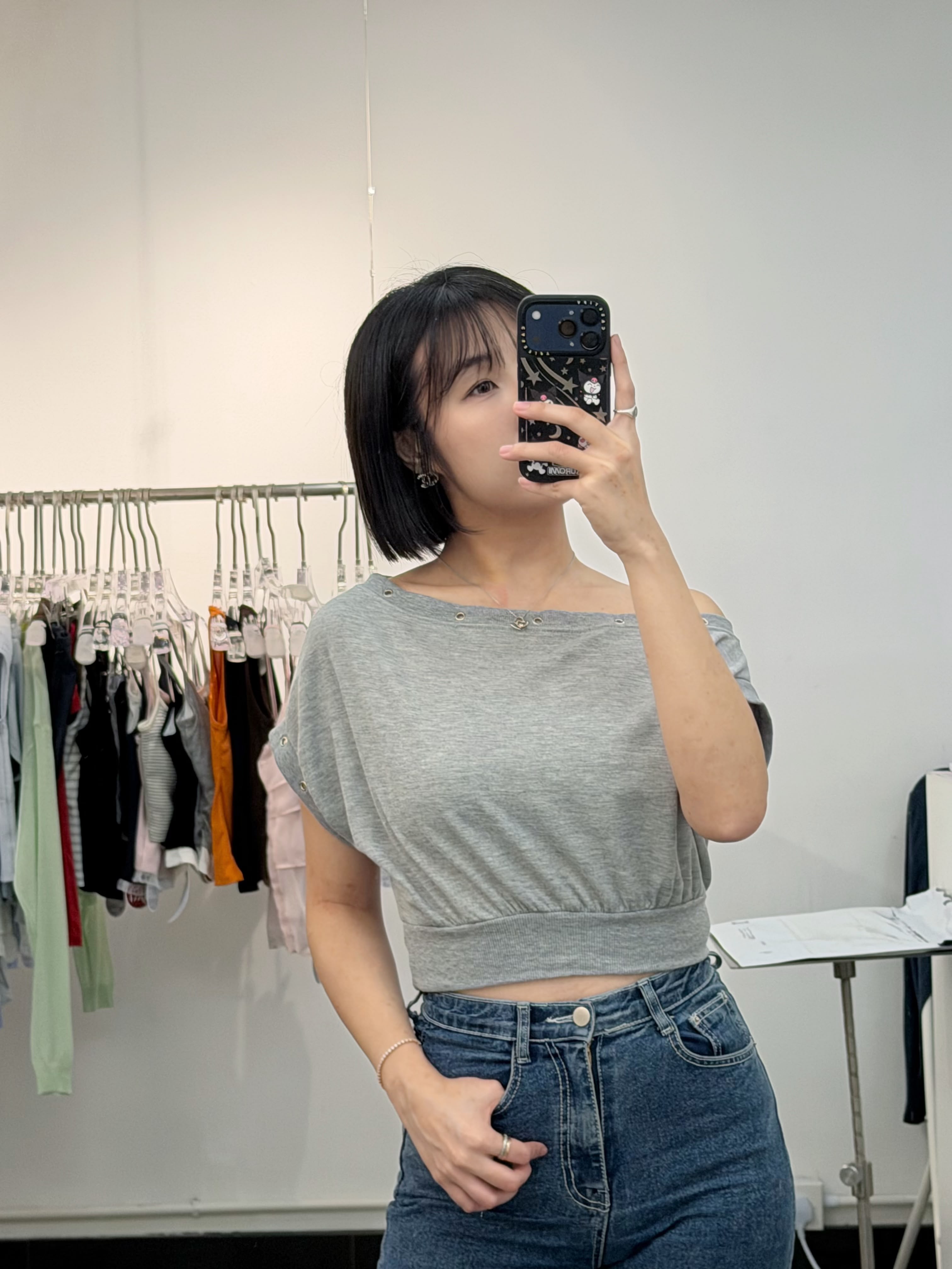 STUDDED露肩束腰CROP TEE