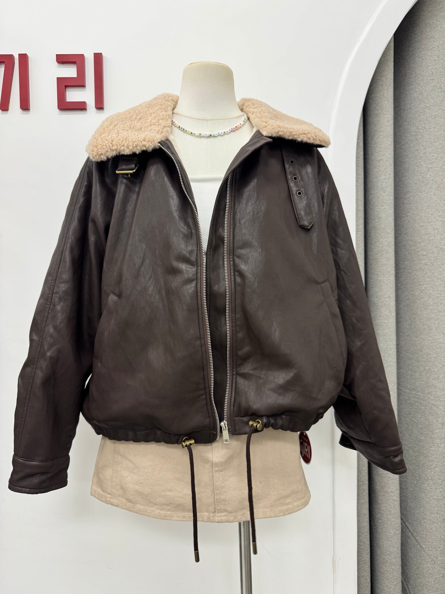 翻領毛毛內襯皮褸