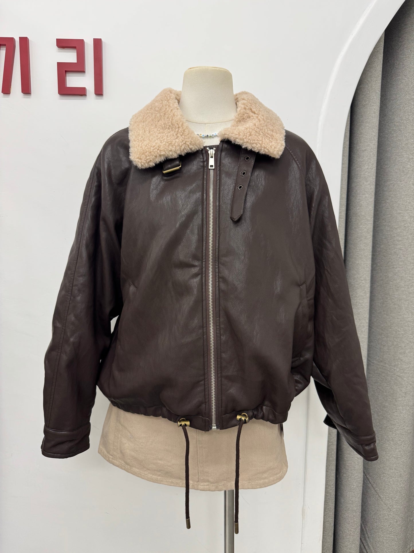 翻領毛毛內襯皮褸