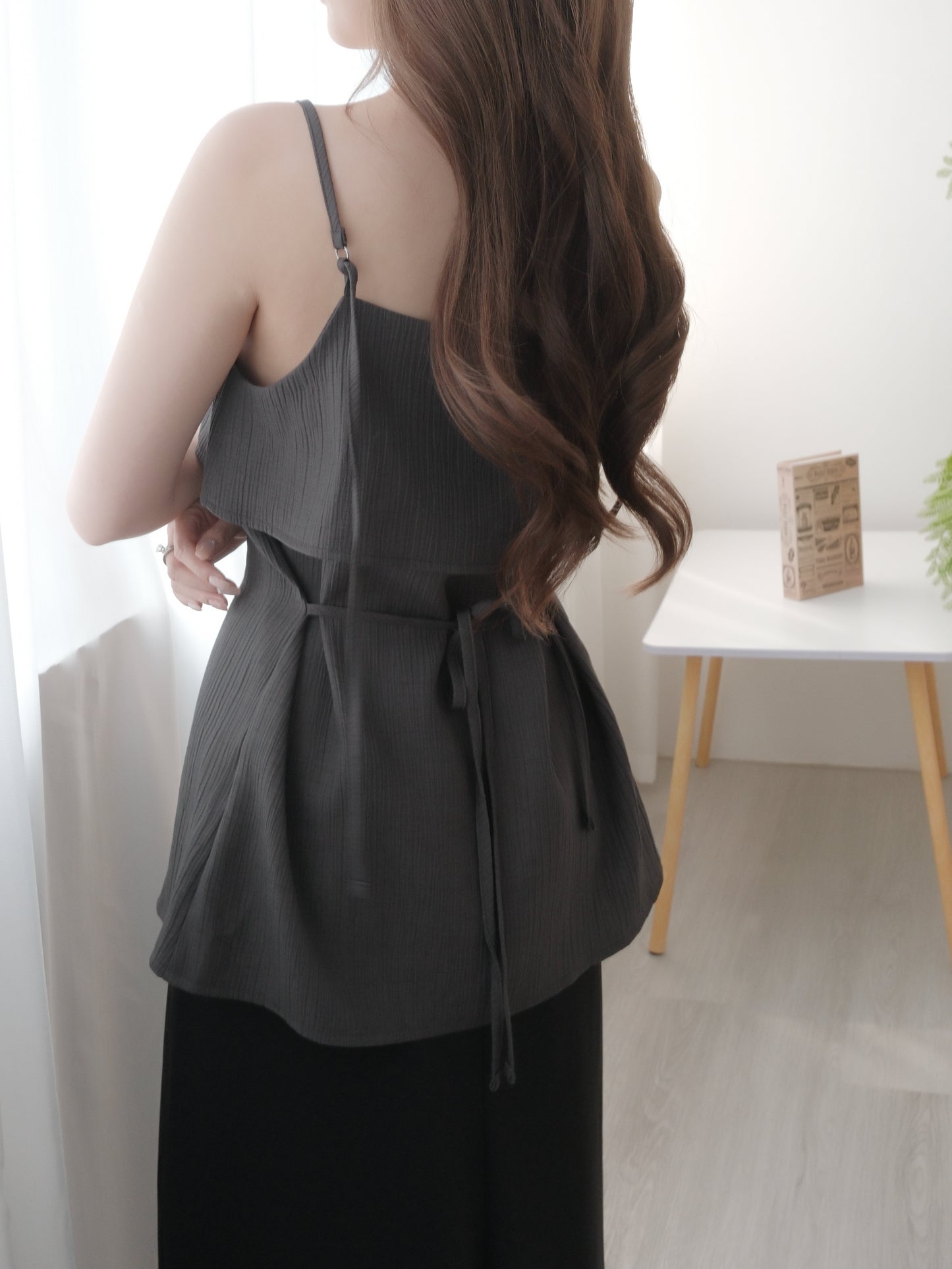 SIMPLE LINE紋理吊帶上衣