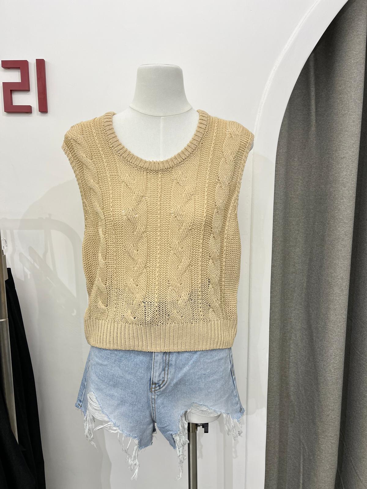 BEIGE TWIST KNIT VEST