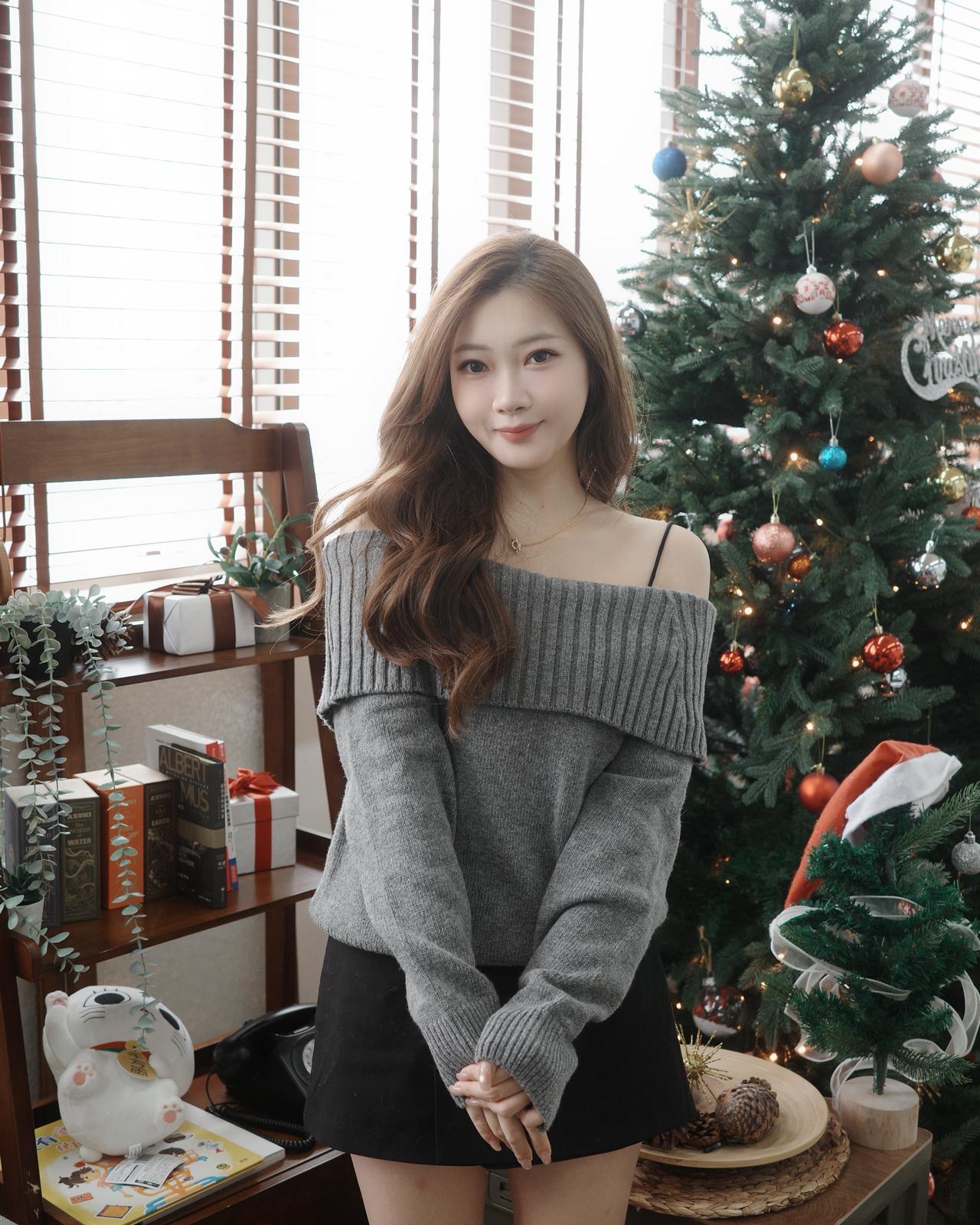 反褶一字肩針織上衣