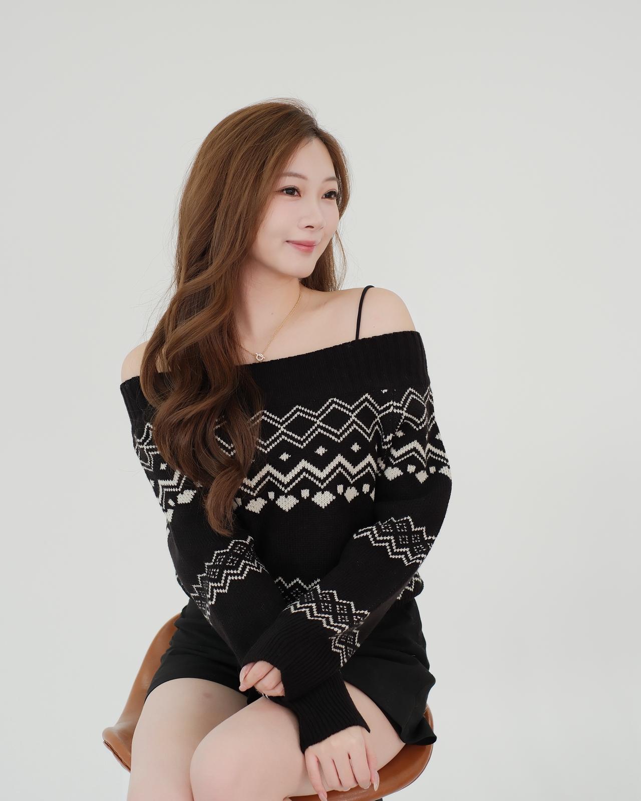 NORDIC露肩圖案針織上衣