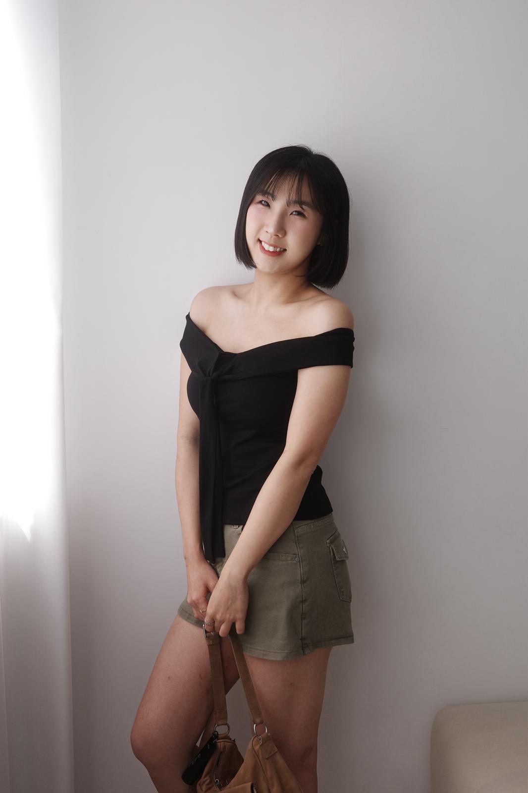 RIBBON 露肩上衣