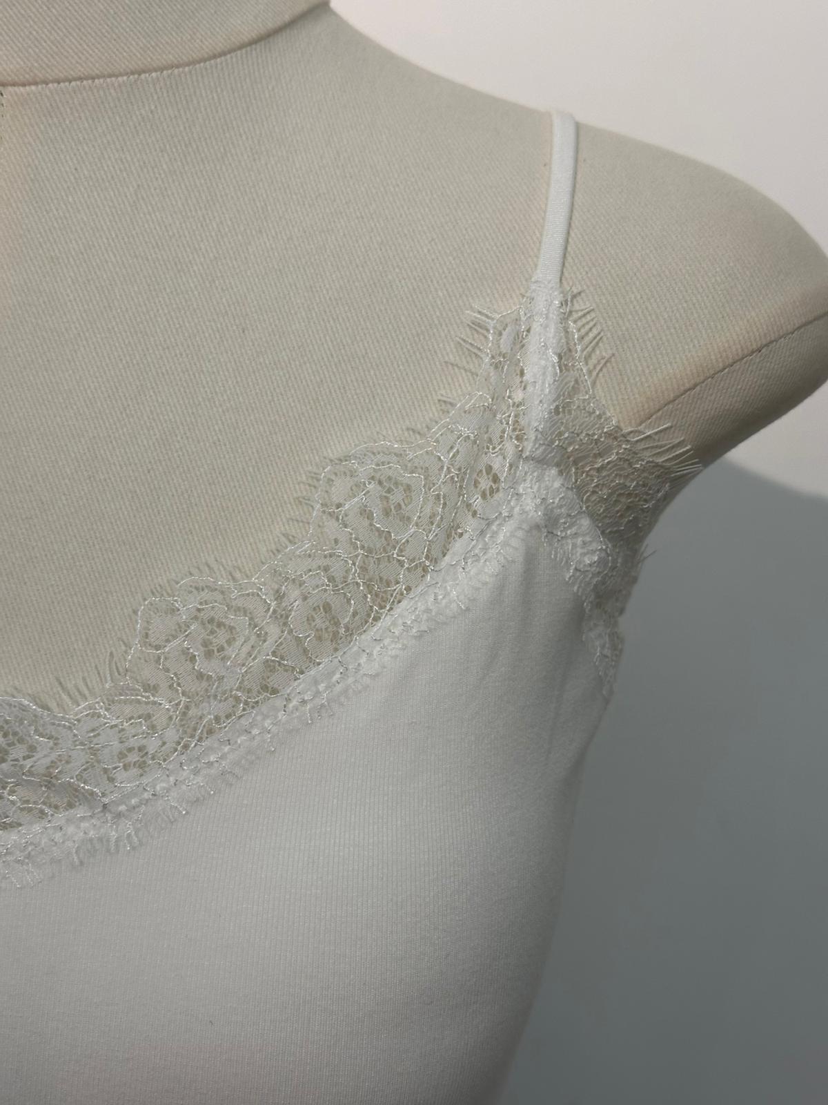 V LACE BRATOP