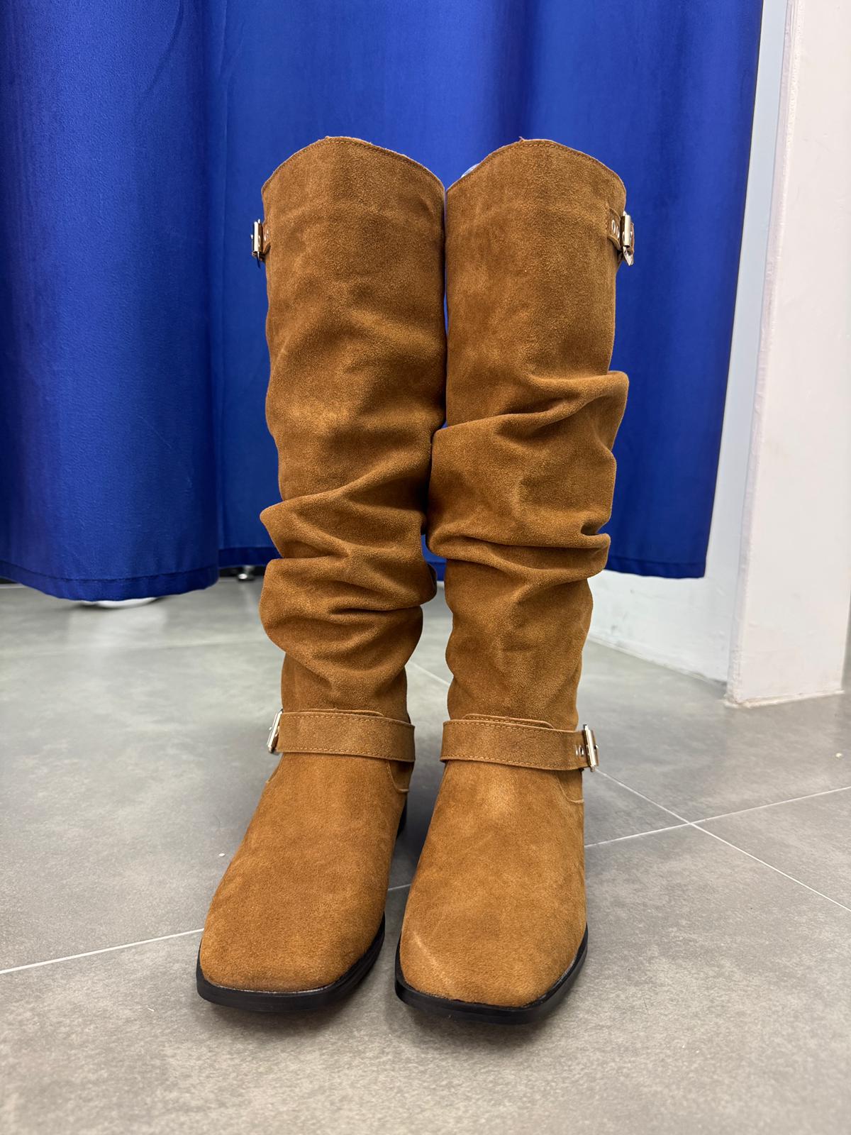 BUCKLE WRINKLE BOOTS