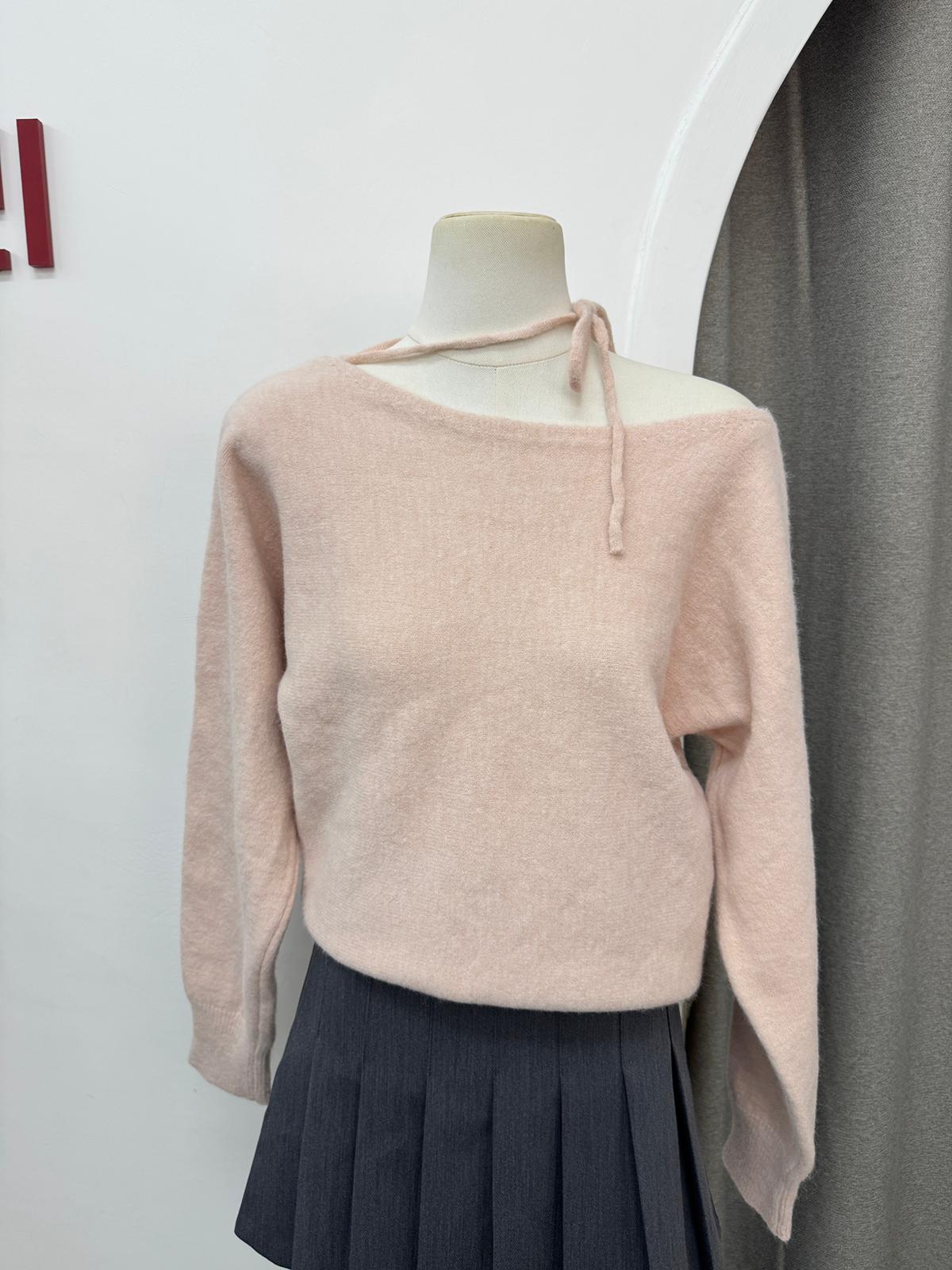 綁帶一字領柔軟針織上衣