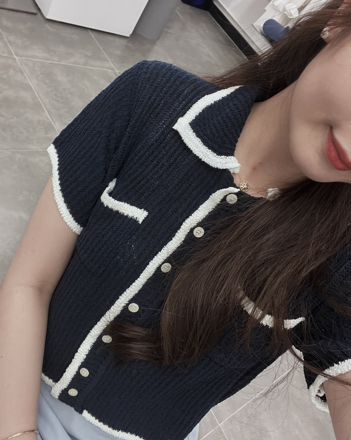 MONO LINE BUTTON KNIT TOP