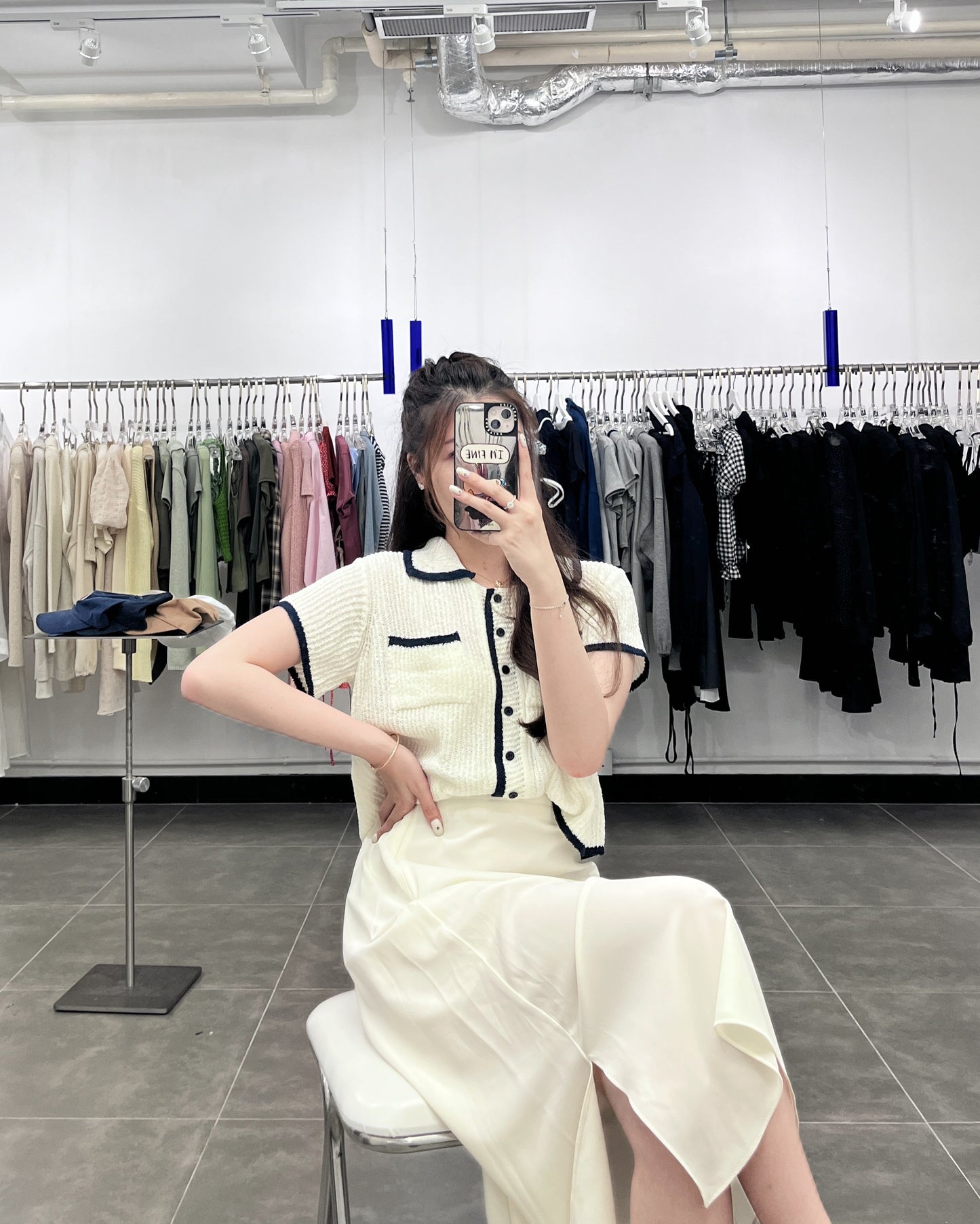 MONO LINE BUTTON KNIT TOP