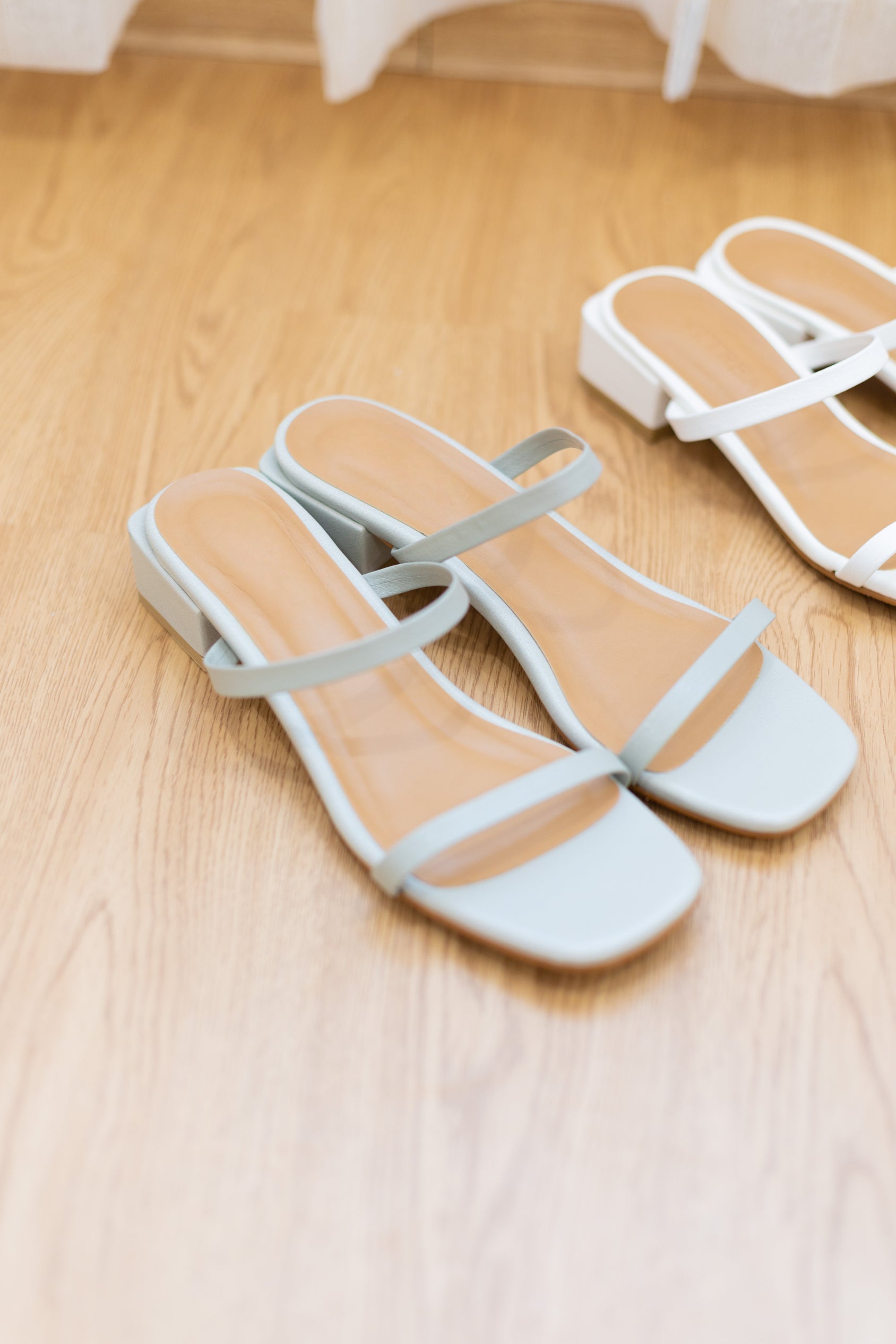 SIMPLE LINE SANDAL (3CM)