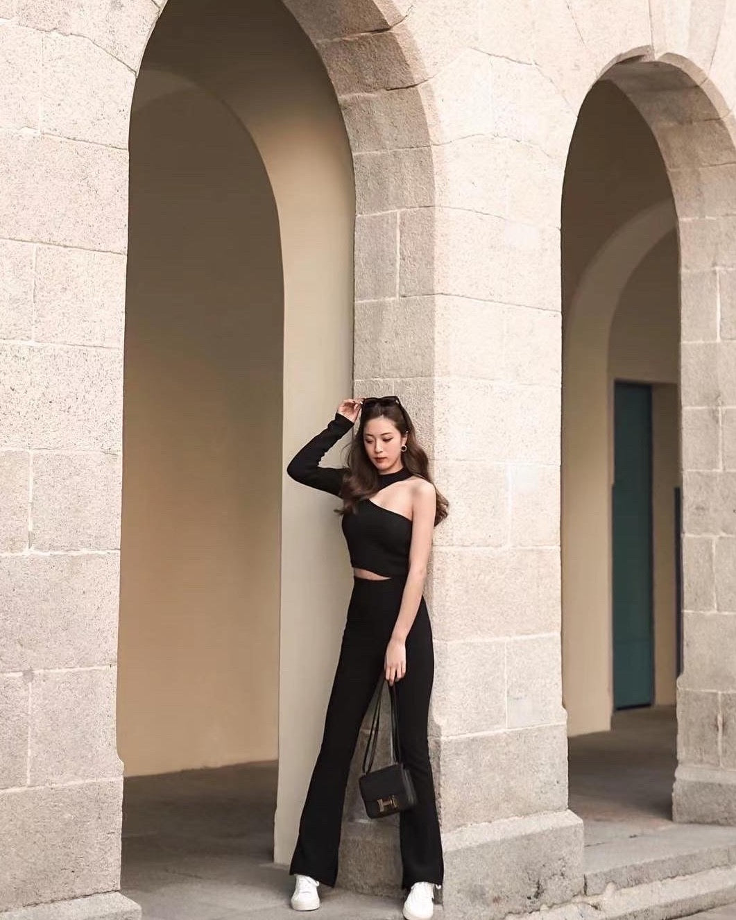 BLACK FLARED PANT