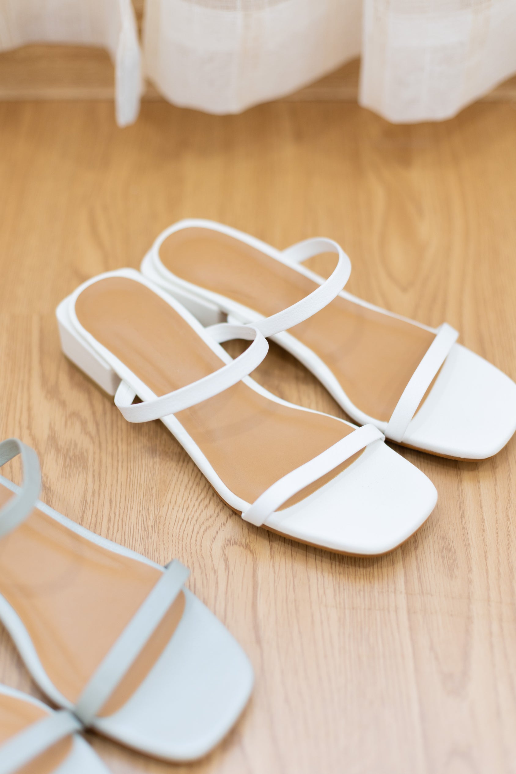 SIMPLE LINE SANDAL (3CM)